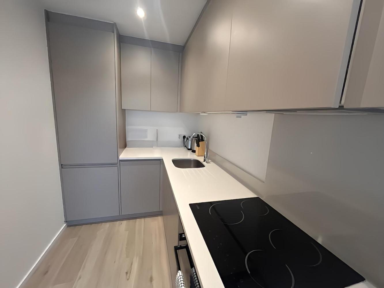 1Br Luxury Flat At Train Station - Long Stays Welcome - Just Ask Milton Keynes Luaran gambar