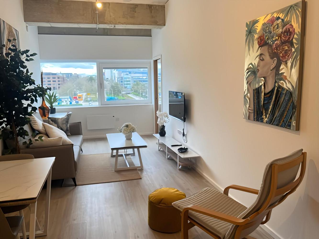 1Br Luxury Flat At Train Station - Long Stays Welcome - Just Ask Milton Keynes Luaran gambar