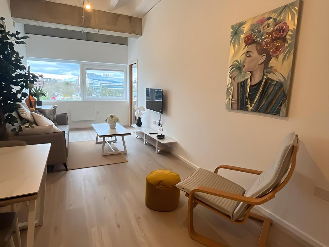 1Br Luxury Flat At Train Station - Long Stays Welcome - Just Ask Milton Keynes Luaran gambar
