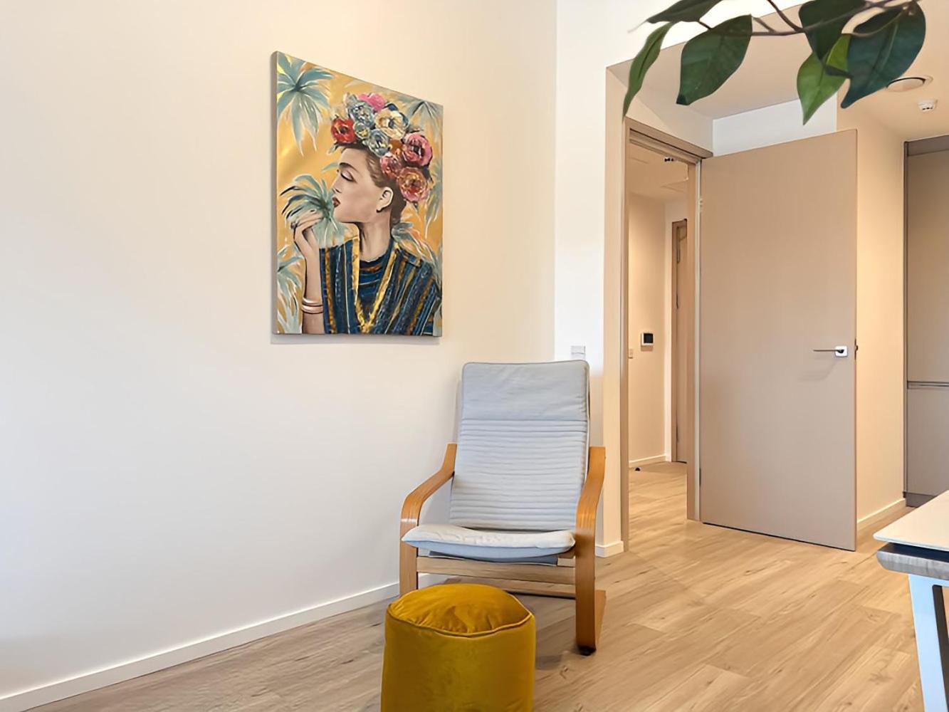 1Br Luxury Flat At Train Station - Long Stays Welcome - Just Ask Milton Keynes Luaran gambar