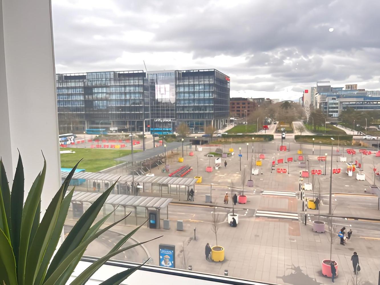 1Br Luxury Flat At Train Station - Long Stays Welcome - Just Ask Milton Keynes Luaran gambar